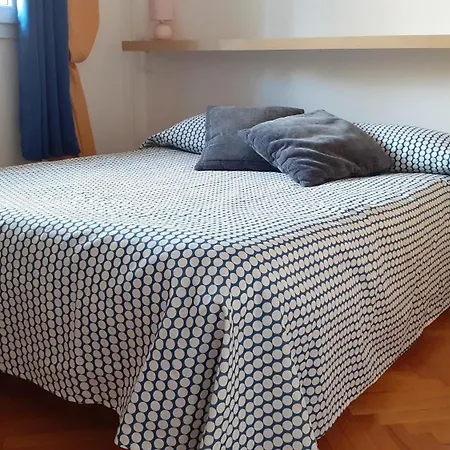 Palais De Coppet Apartment *