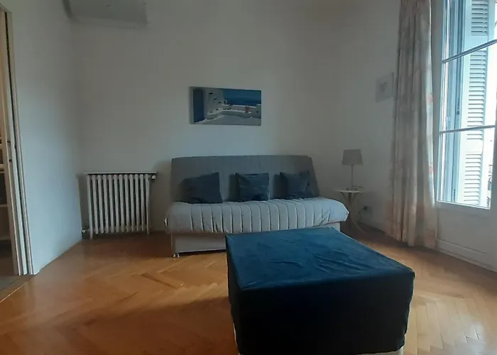Palais De Coppet Appartement *